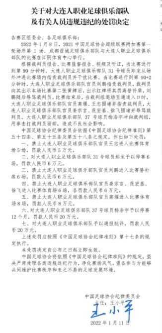 周二，莱万就已经戴着氧气面罩在家中进行训练，而周三，他则晒出自己在巴萨基地训练的照片，比其他球员提早一天归队。